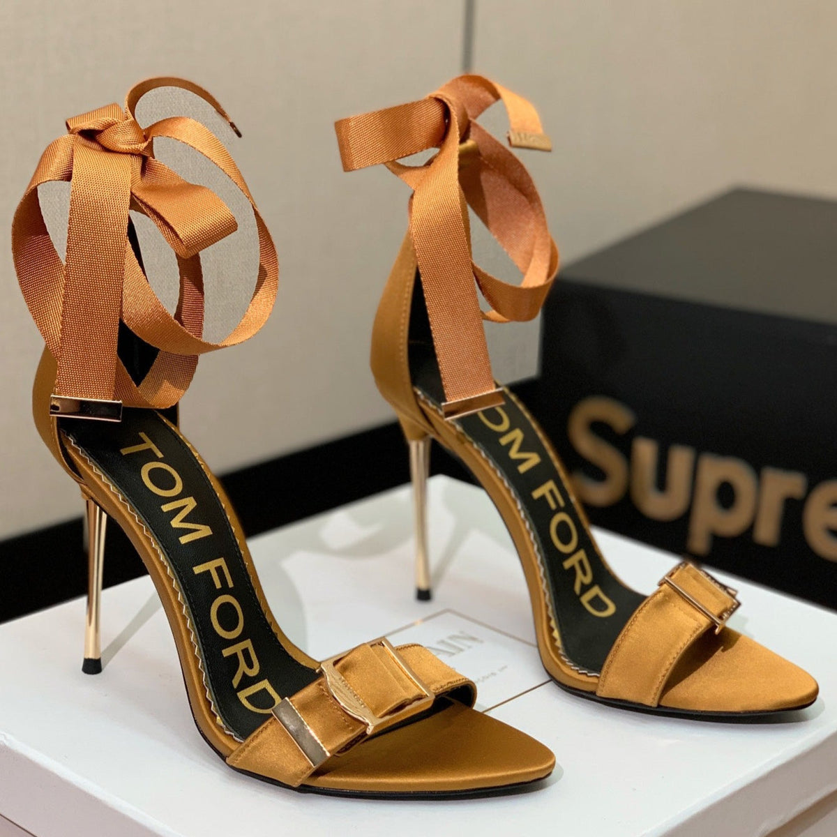 ANKLE SANDAL 10 CM IN CIDER ORANGE SILK AND SHEEPSKIN