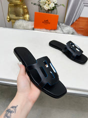 FLATFORM SANDAL BLACK CALFSKIN