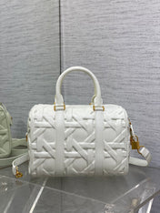 GROOVE 25 BAG IN WHITE MACROCANNAGE CALFSKIN WITH GOLD HARDWARE