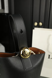 LOE MINI 19 PEBBLE BUCKET IN BLACK MELLOW CALFSKIN