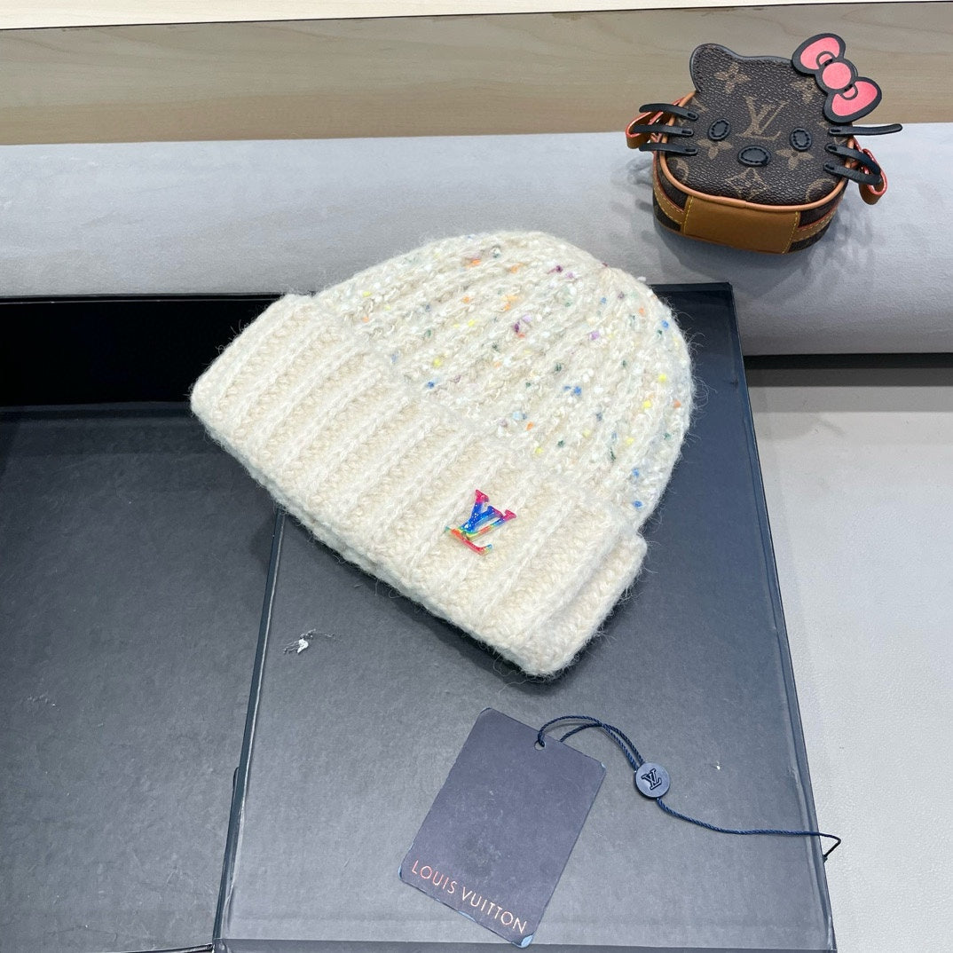 KNITTED BEANIE HAT IN WHITE WOOL 431620