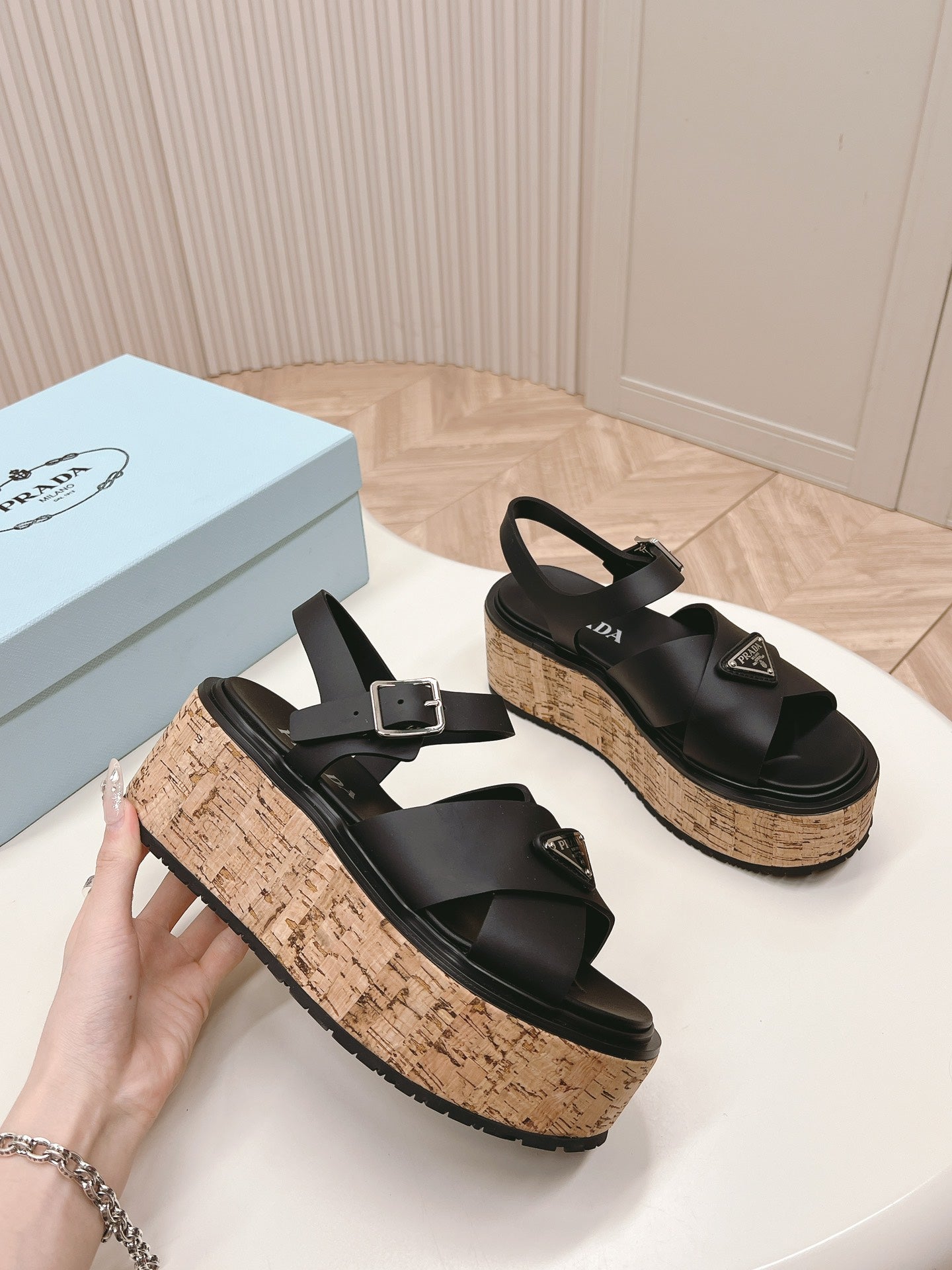 PRA WEDGE PLATFORM SANDALS BLACK CALFSKIN