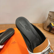 HM 26S KELLY MULE IN CARAMEL BROWN AND BLACK CALFSKIN GOLD HARDWARE