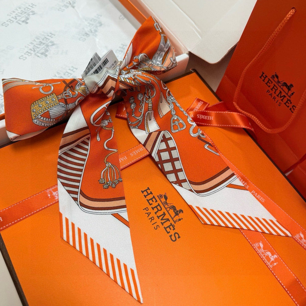 HERMES 25S SCARF 90 IN SILK 853147