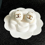 CHANEL 26S DOUBLE C LOGO WHITE ENAMEL OVAL STUD EARRINGS IN GOLD METAL 630078