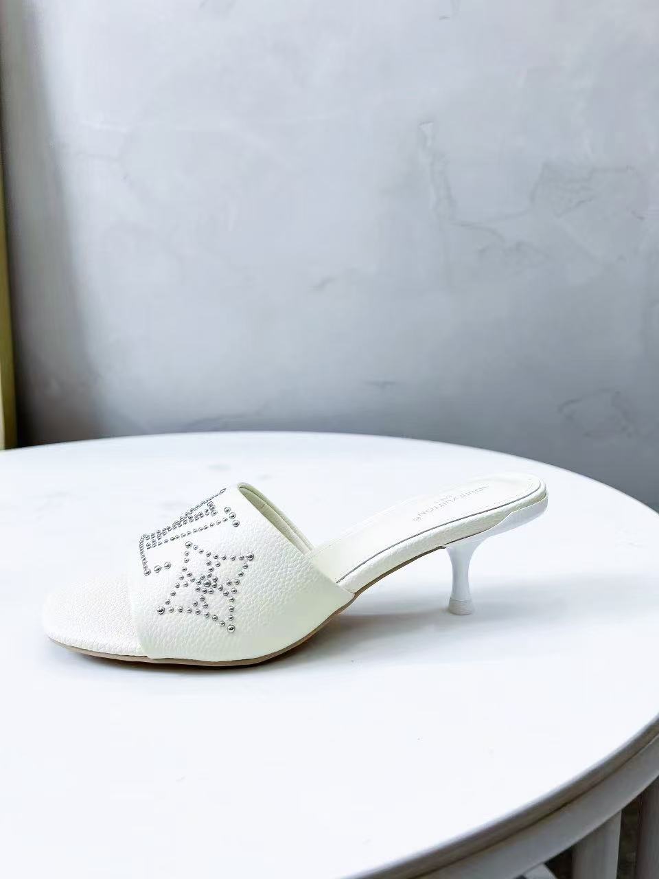 HIGH MULE IN WHITE LAMBSKIN WITH RHINSTONES 55 MM