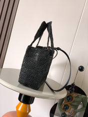 LOEWE 25S WE FONT TOTE BAG 24 IN BLACK RAFFIA FIBER
