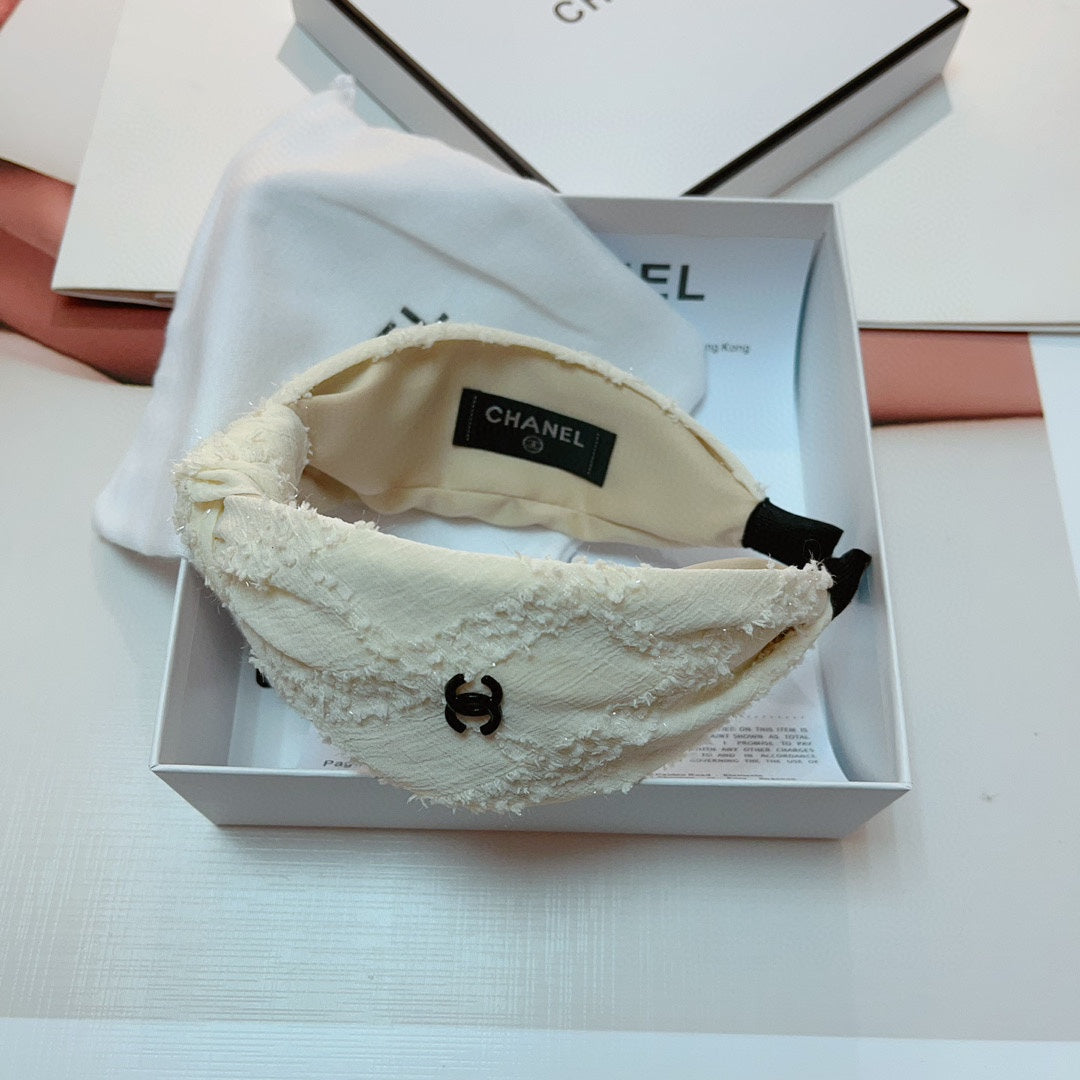 WHITE CREAM FABRIC HAIRBAND 124698