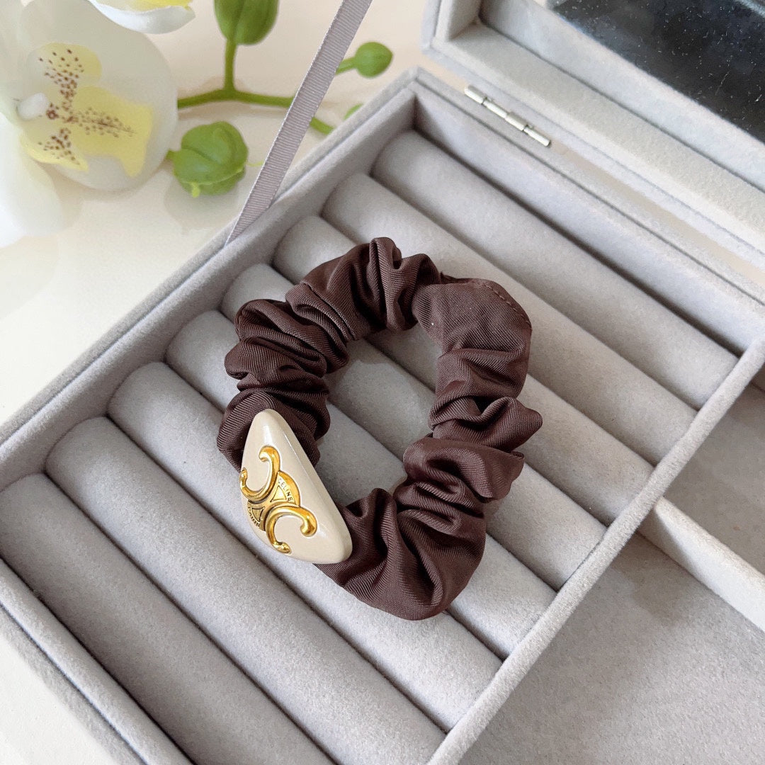 RUSSET BROWN WRINKLED FABRIC SCRUNCHIE 427325
