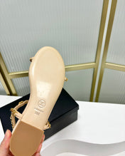 SANDALS PEARL CHAIN IN BEIGE CREAM COWHIDE