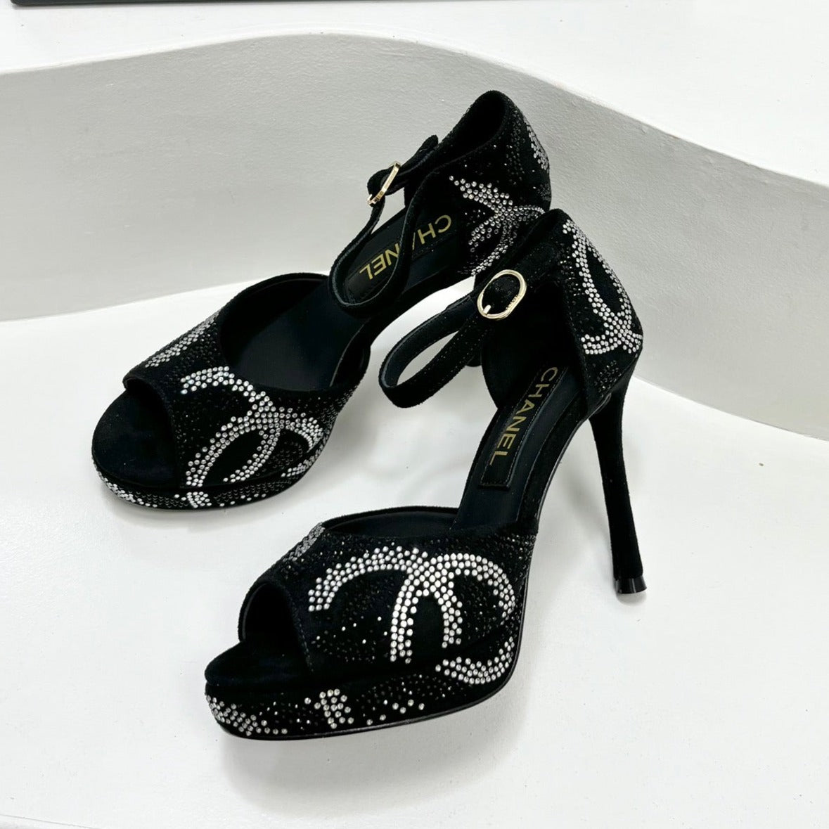 HIGH HEELS ONE STRAP IN BLACK GOATSKIN