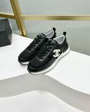 SNEAKER IN BLACK SUEDE WITH WHITE LOGO