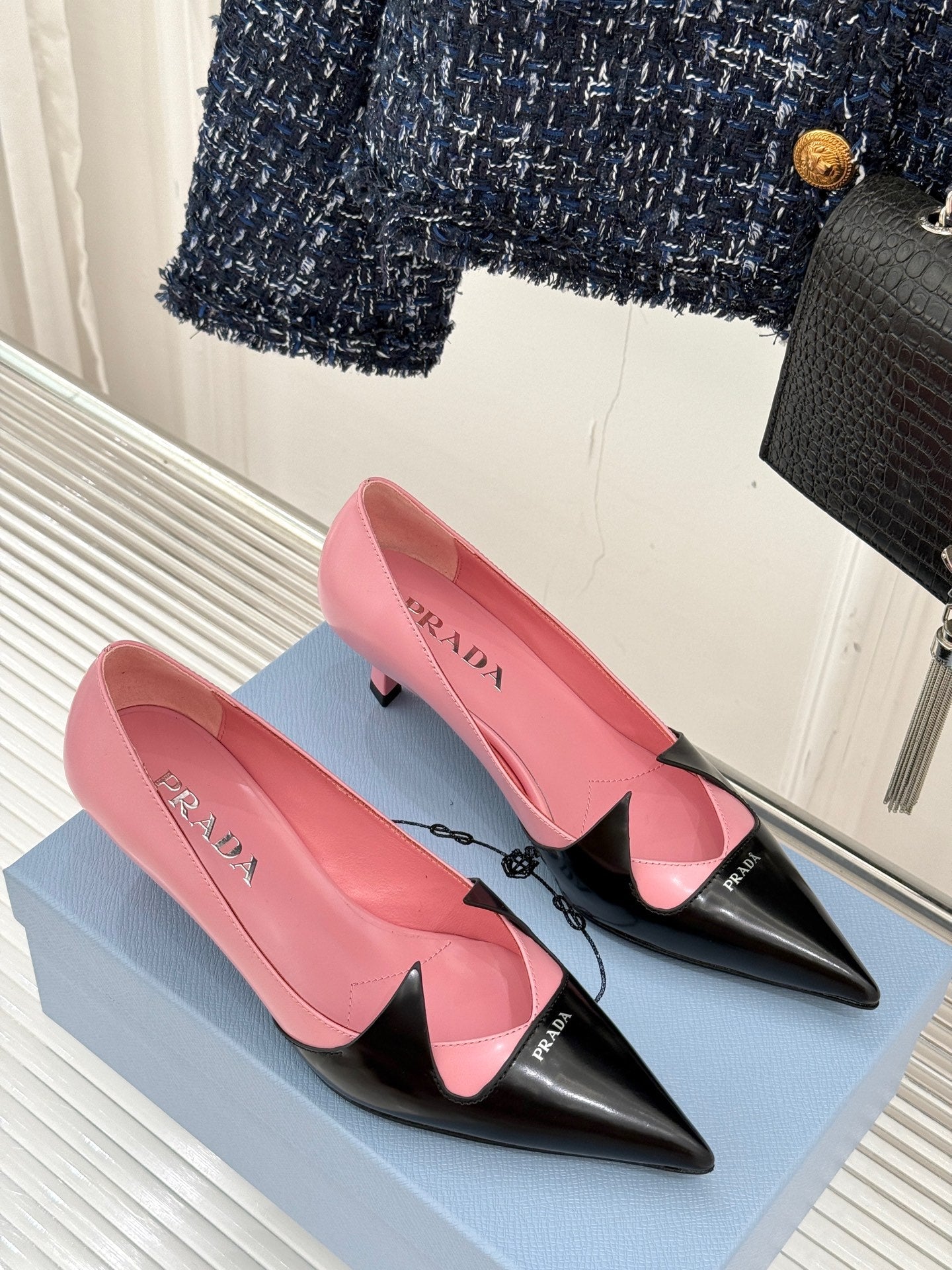 KITTEN HEEL PUMPS IN PINK MIX BLACK CALFSKIN