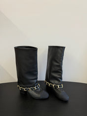 CC BOOTS IN BLACK CALFSKIN WITH CHAIN