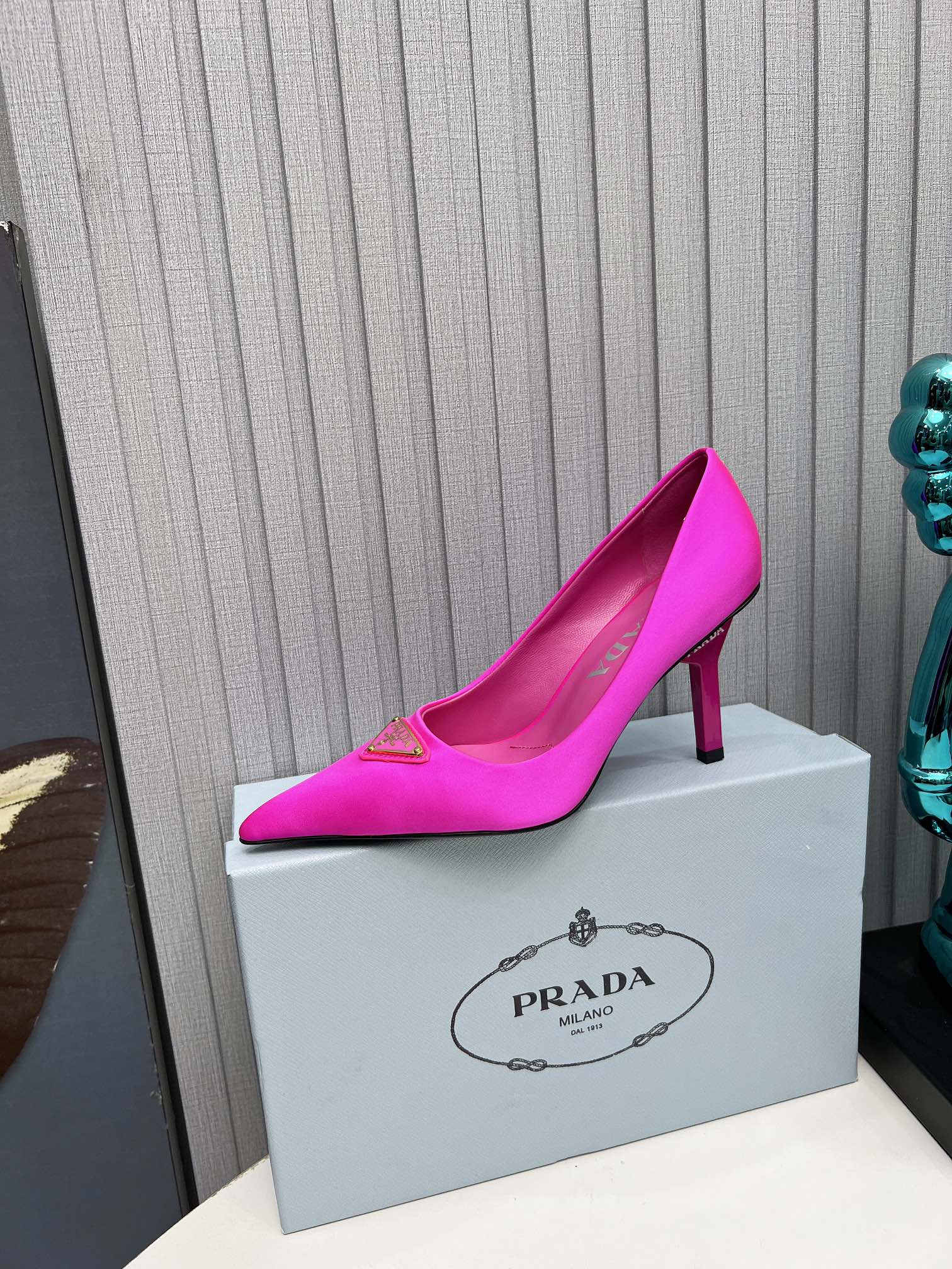 PRADA 26S POINTED TOE PUMPS STILETTO HEEL 80MM IN FUCHSIA PINK SATIN