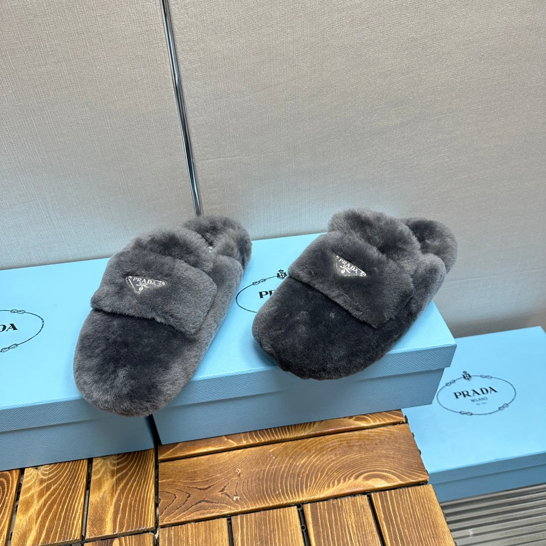 FLAT MULES IN GRAY RABBIT FUR