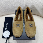 LOAFER IN PEANUT BROWN SUEDE AND WOOL LINING