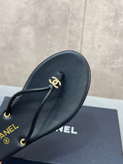 CHANEL 26S FLIP FLOPS IN BLACK CALFSKIN CC LOGO