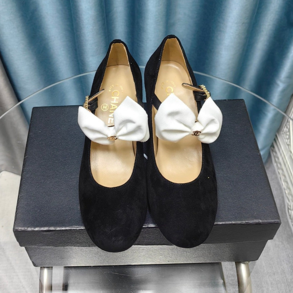 HIGH MARY JANE SHOES BLACK SUEDE WITH WHITE BOW