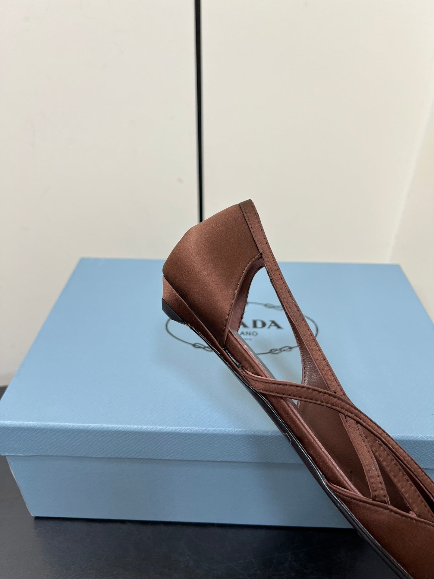 CUT-OUT BALLERINAS IN CHOCOLATE BROWN SATIN