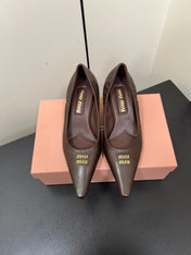 POINTED-TOE MID HEEL PUMPS IN CHOCOLATE SMOOTH LAMBSKIN