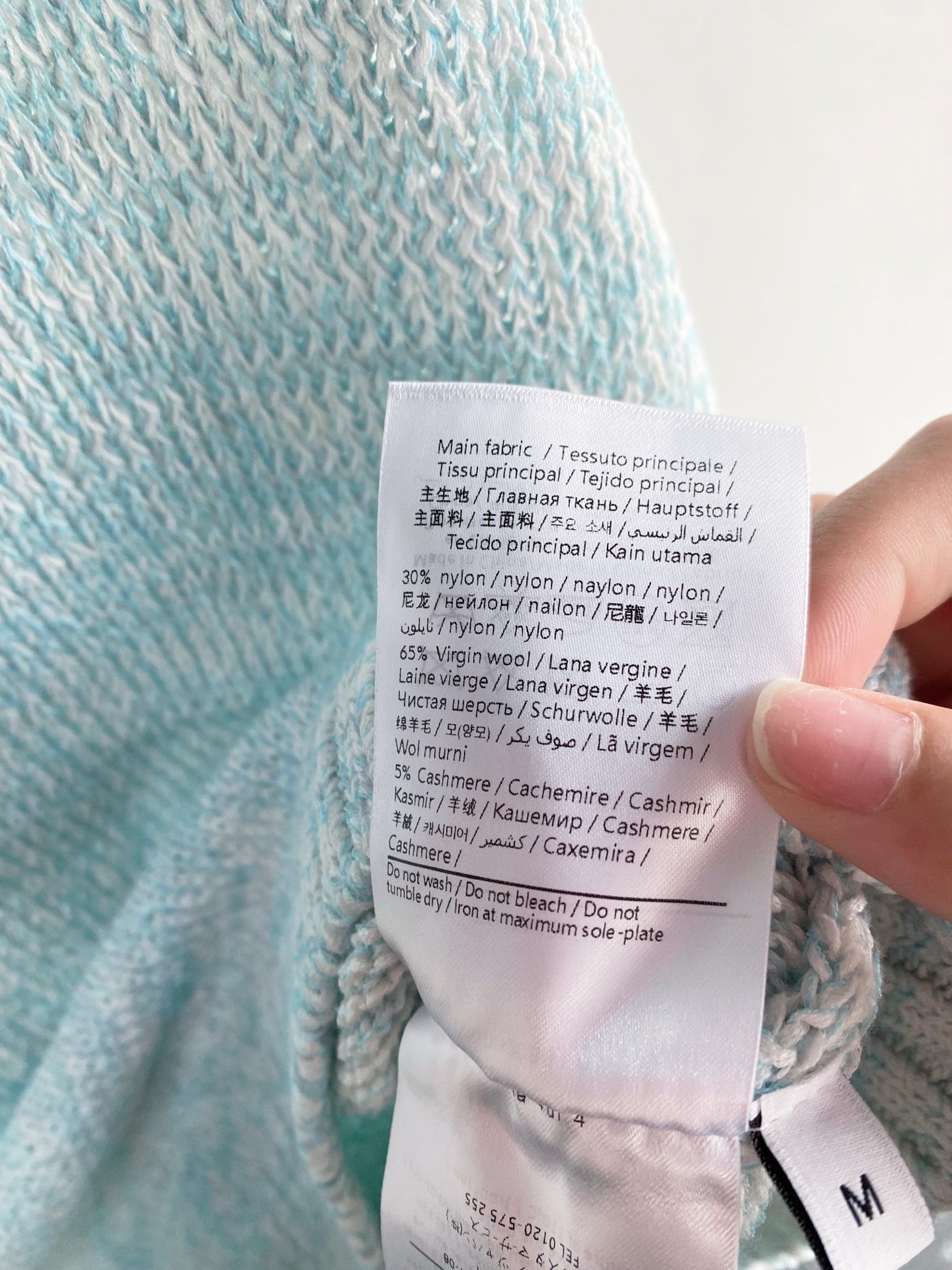 VALENTINO 26S SLEEVELESS SWEATER STYLE 111