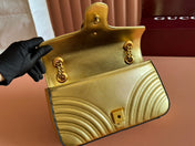 MARMONT MEDIUM SHOUDER BAG 26 IN YELLOW GLOSSY CALFSKIN