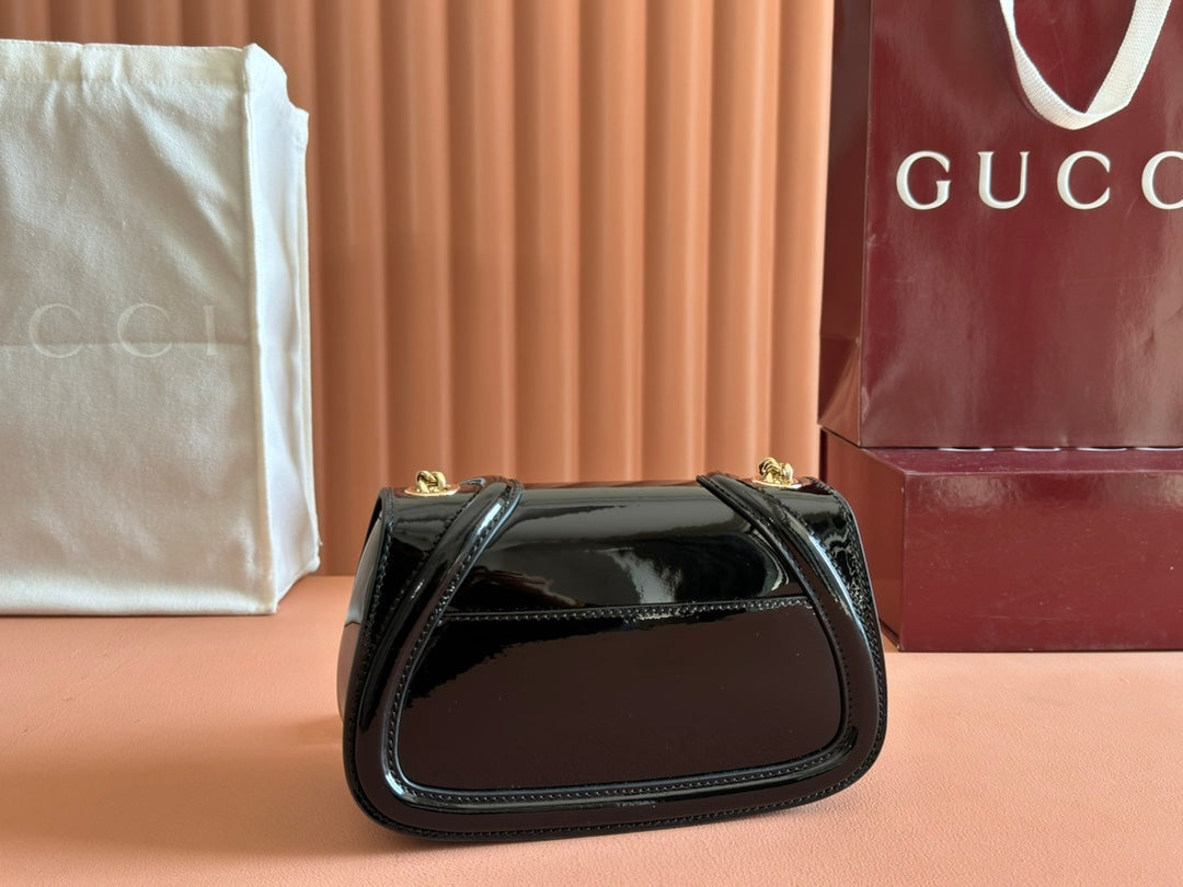 SMALL BLONDIE SHOULDER BAG 21.5 IN BLACK PATENT CALFSKIN