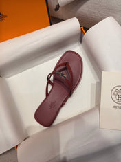HM 26S KELLY BUCKLE THONG SANDALS IN DARK RED CALFSKIN SILVER HARDWARE
