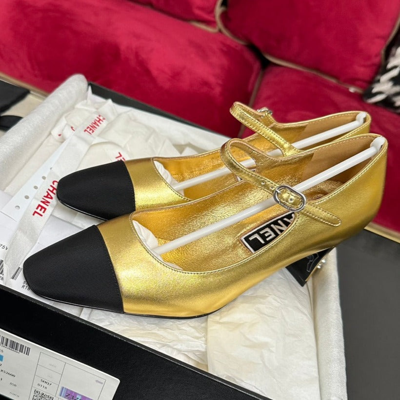 HIGH MARY JANE IN GOLDEN CALFSKIN AND BLACK SATIN
