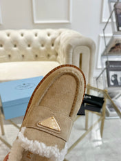 SUEDE LOAFER LIGHT FRENCH BEIGE WITH SHEARLING LINING
