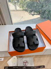 CHYPRE SANDAL IN BLACK SHINY GRAINED CALFSKIN