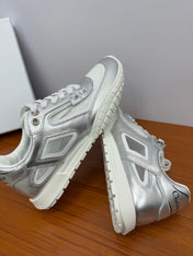 DIOR 26S SNEAKERS IN WHITE AND SILVER CALFSKIN AND MESH