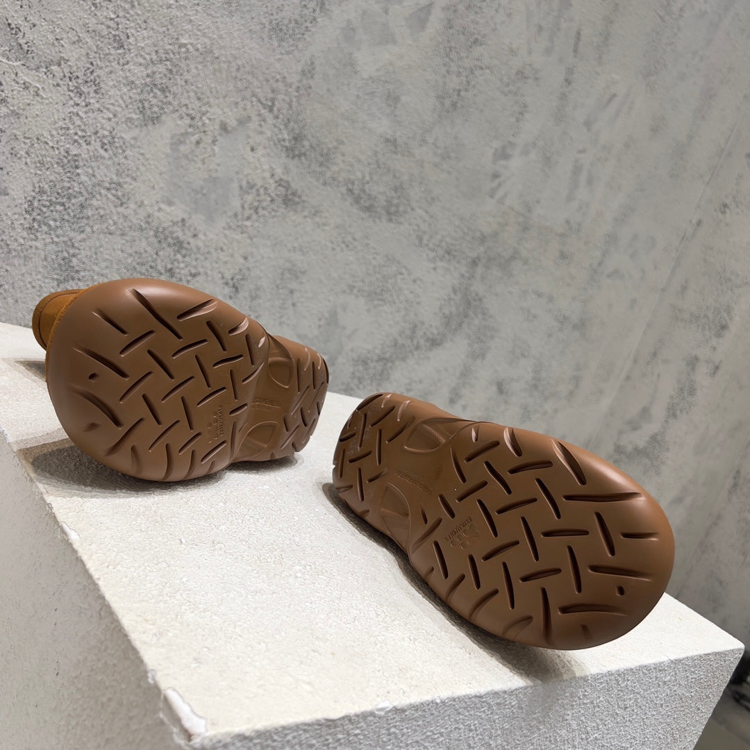 SNAP ANKLE BOOT IN BRONZE BROWN SUEDE AND SHEARLING LINING