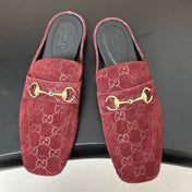 GUCCI 26S HORSEBIT LOAFER MULES IN RED SUEDE