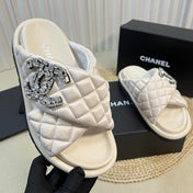 Women's slippers with two crossed straps sheepskins white cream