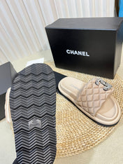 New Style Diamond Buckle Double C Thick Bottom Slippers Beige Cream Sheepskin