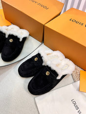 LV COSY FLAT COMFORT CLOG IN BLACK SUEDE AND SHEARLING LINING