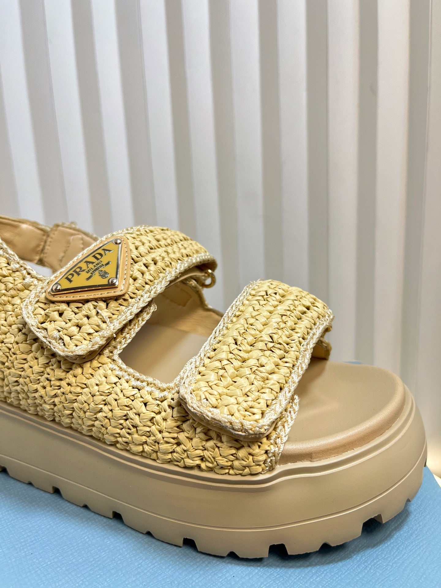 PRA THICK-SOLED SLIDE IN BEIGE RAFFIA