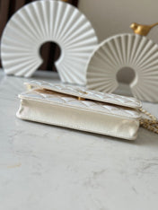 CHANEL 25S WALLET ON CHAIN 19 IN PEARL WHITE LAMBSKIN