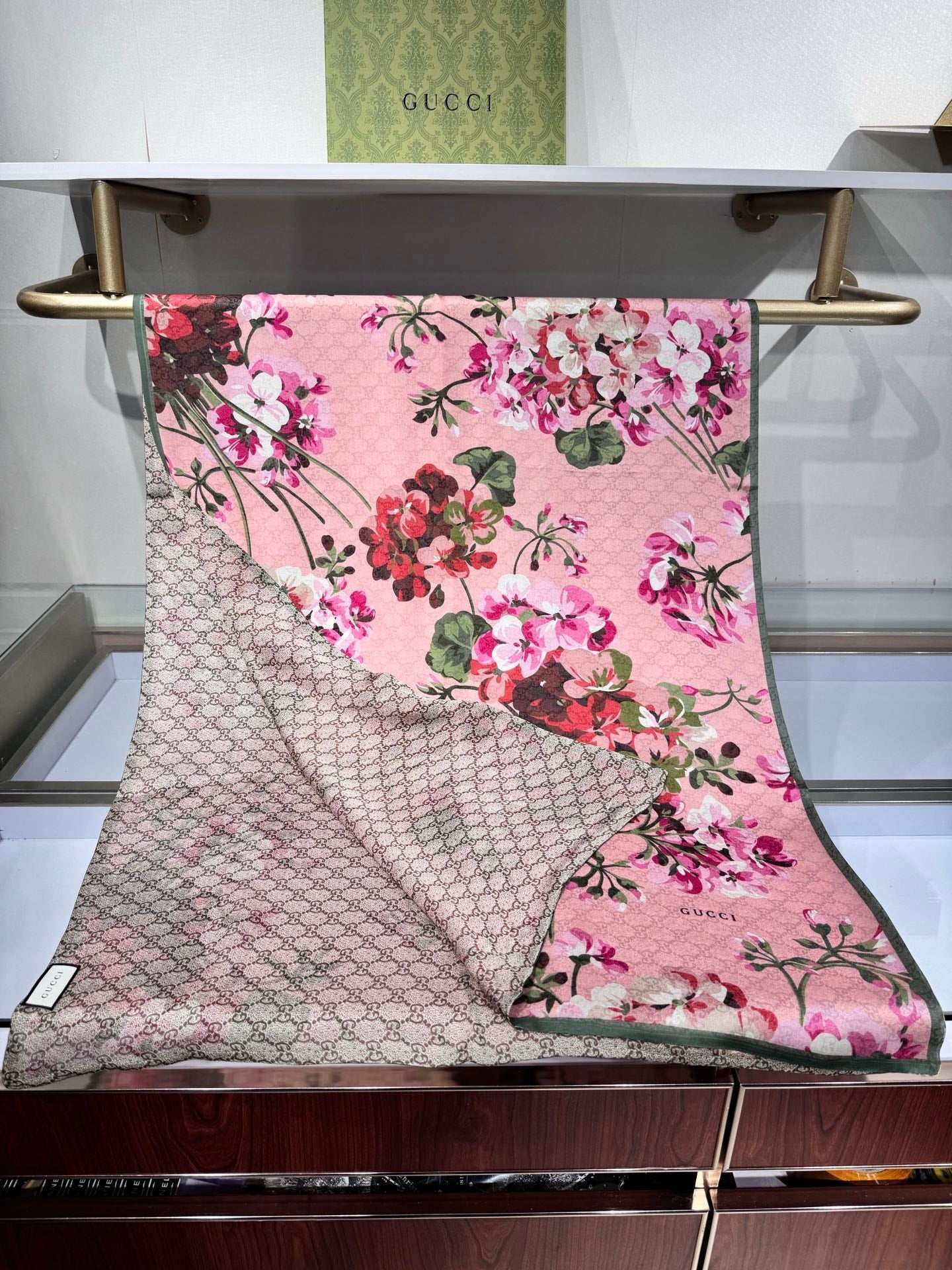 GUCCI 25S SCARF 180 IN SILK 737208