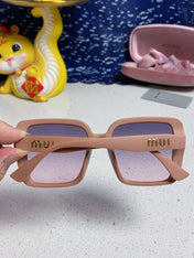 RUNWAY SQUARE SUNGLASSES 563198 IN TAN ROSE ACETATE