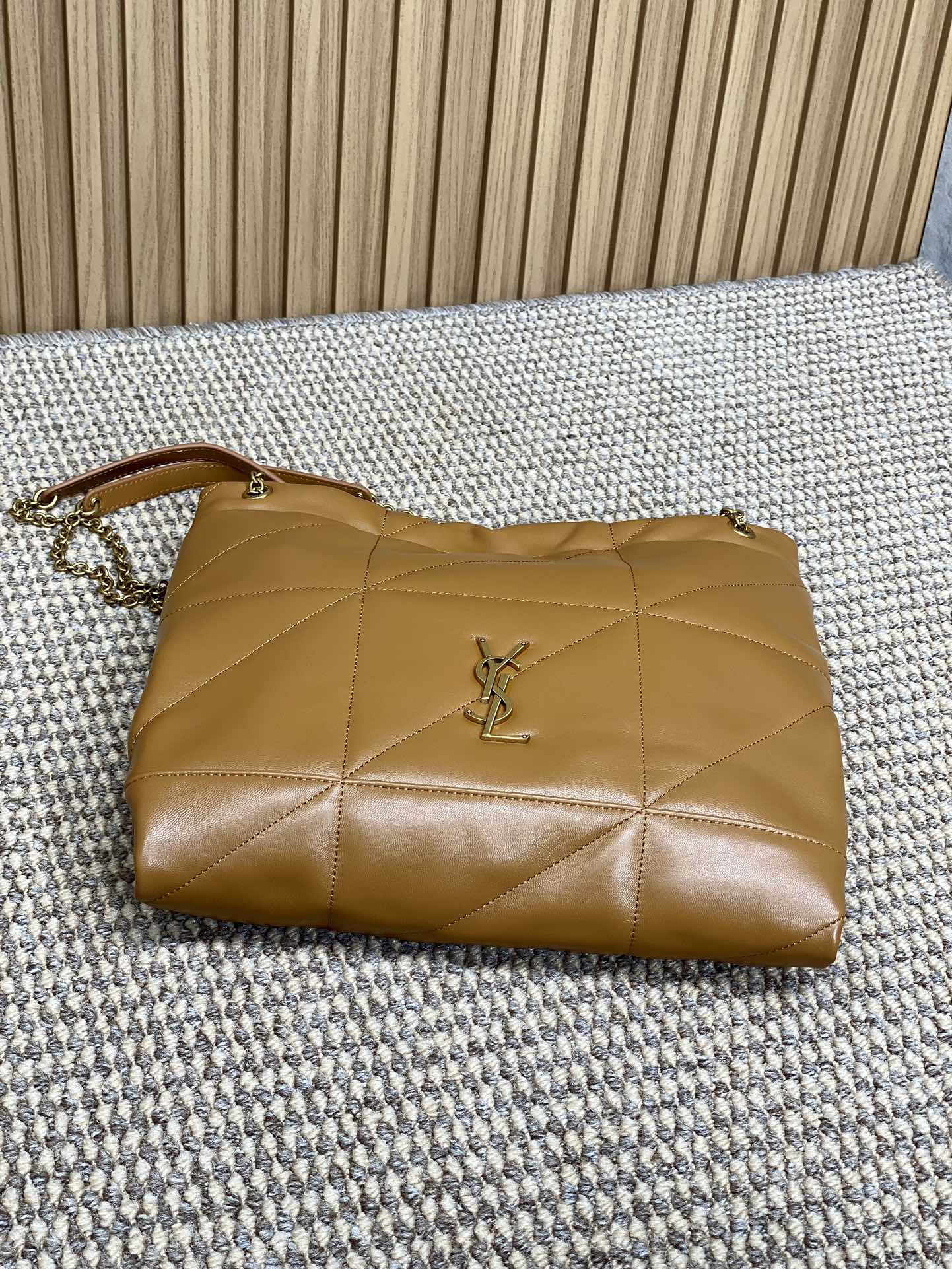 DRAWSTRING CHAIN STRAP SHOULDER BAG 39 IN TORTILLA BROWN QUILTED CALFSKIN