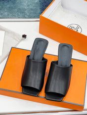 ICONIQUE 60 SANDAL IN BLACK CALFSKIN