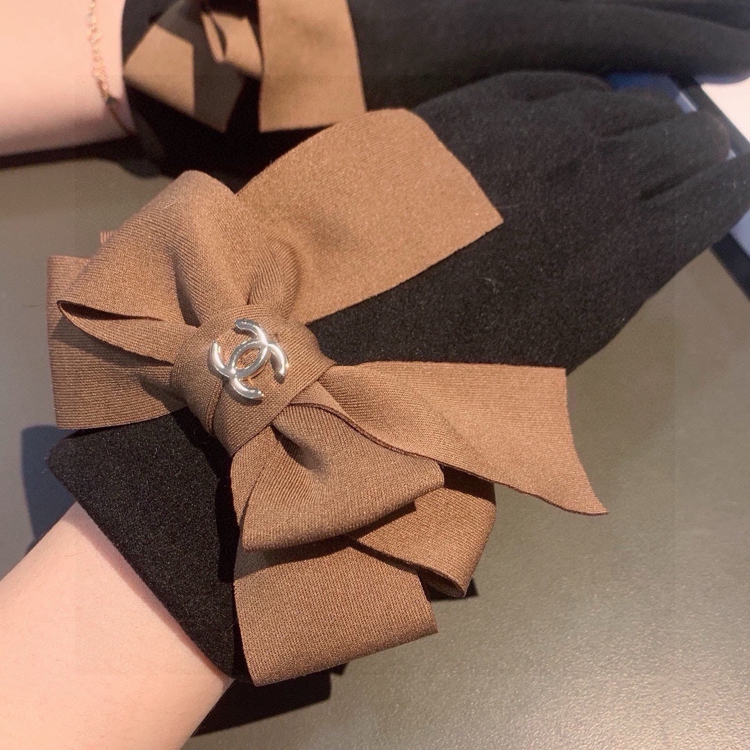 GLOVES IN BLACK WOOL 456327