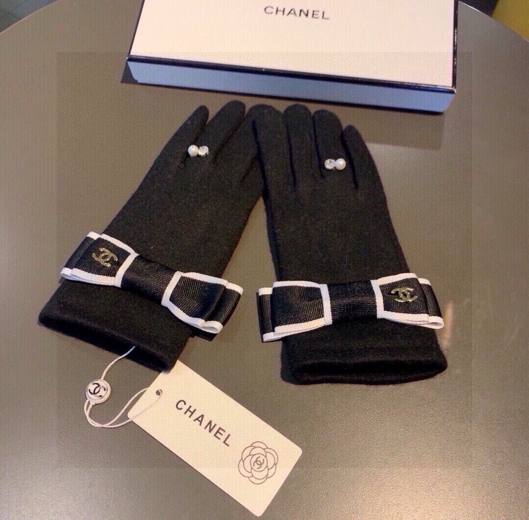 CC GLOVES IN BLACK WOOL WITH BOW 463857