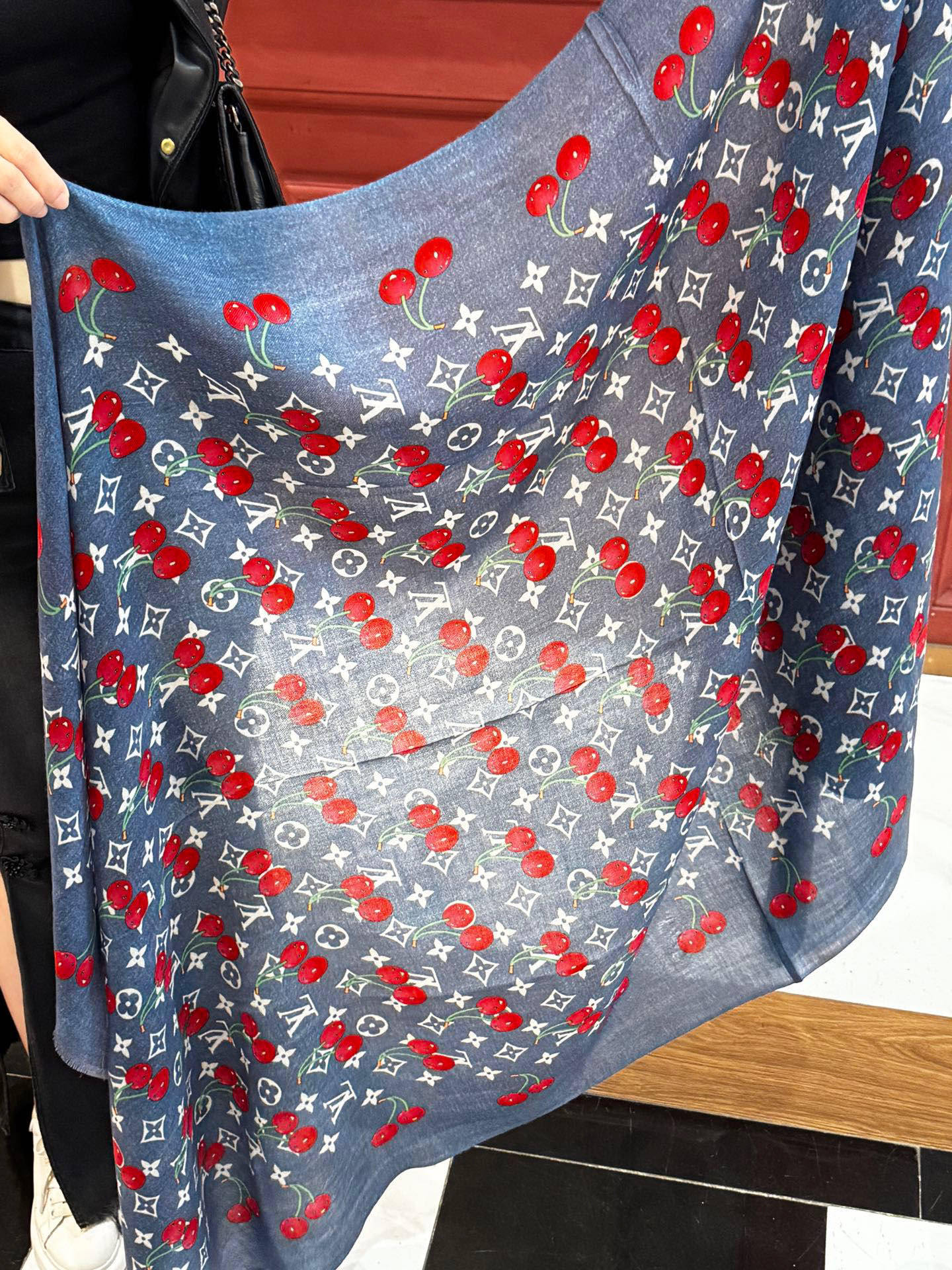 LV SCARF 200 CM IN CASHMERE 728982