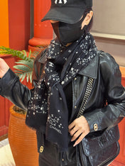 CHANEL 25S SCARF 200 IN CASHMERE 728986