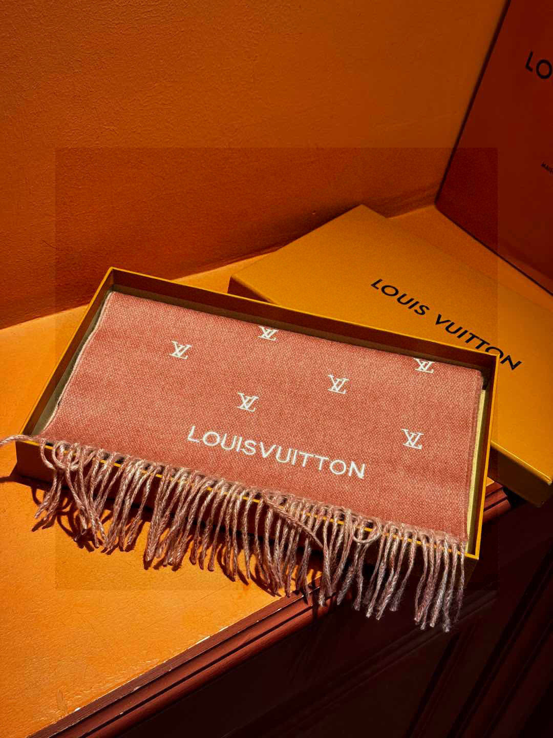 LV SCARF 180 CM IN CASHMERE 730572