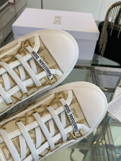 WALK'N PLATFORM SNEAKER IN BEIGE-GOLD TONE EMBROIDERED FABRIC